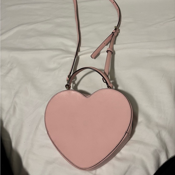 Pink Kate Spade New York heart crossbody bag with adjustable strap - Picture 2 of 5